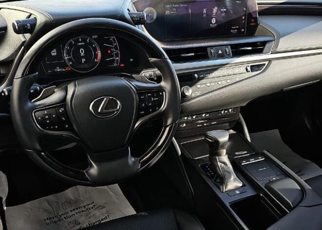 2021 Lexus ES